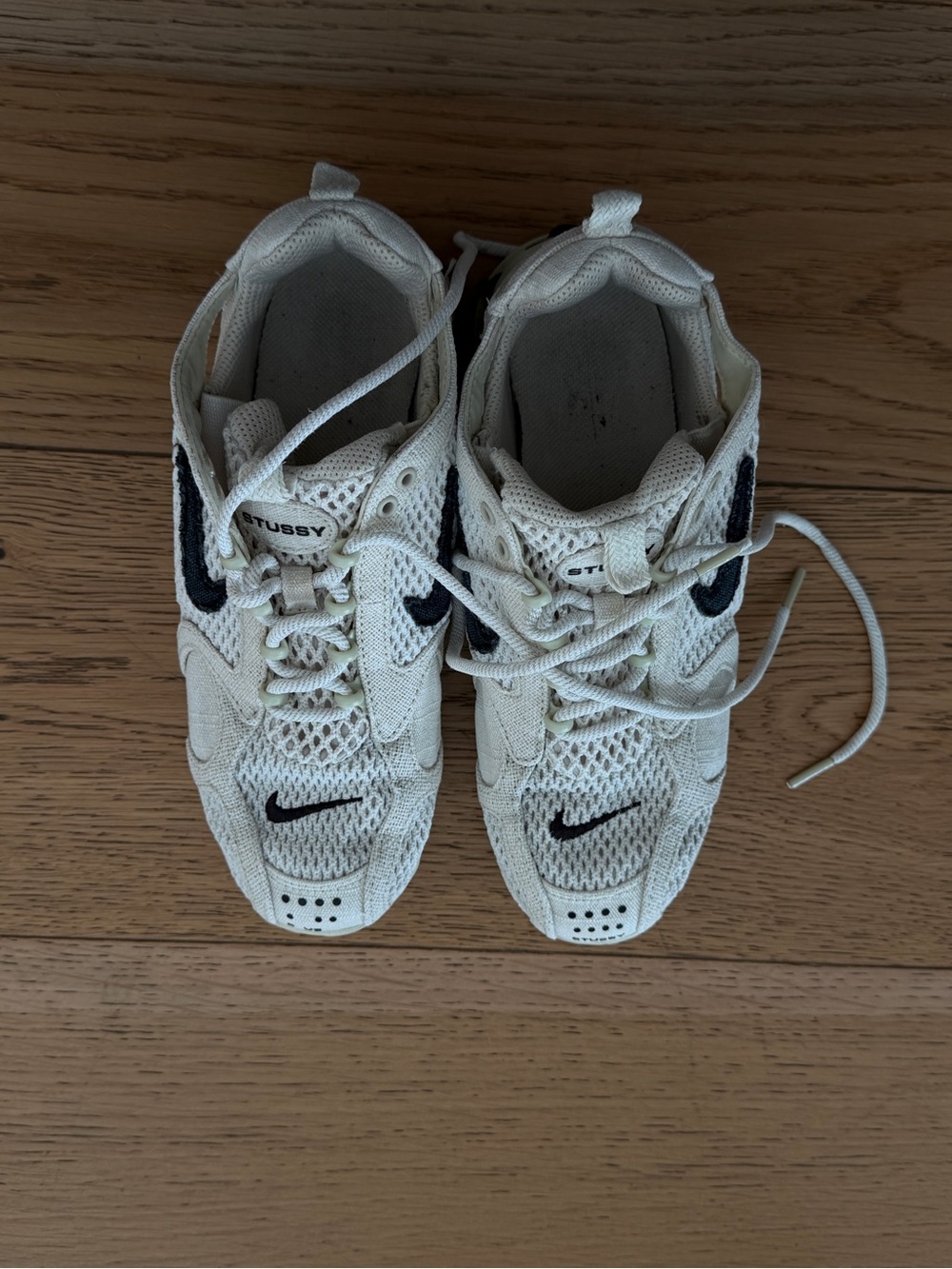 Nike Women’s White and Black Mesh Athletic Sneakers